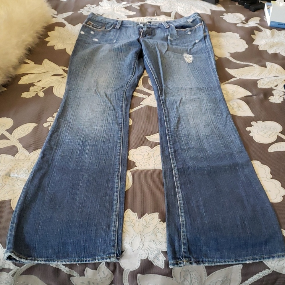 Jeans - Picture 2 of 3